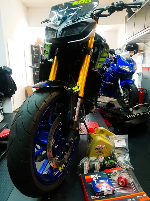 Fast Motors garage 5
