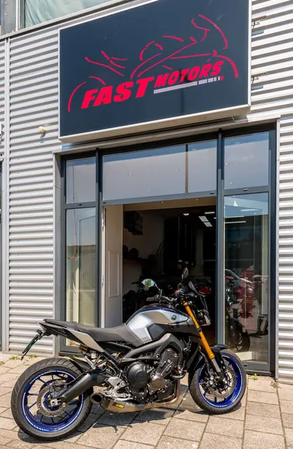Fast Motors garage 20