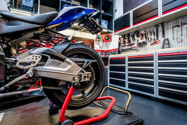 Fast Motors garage 17