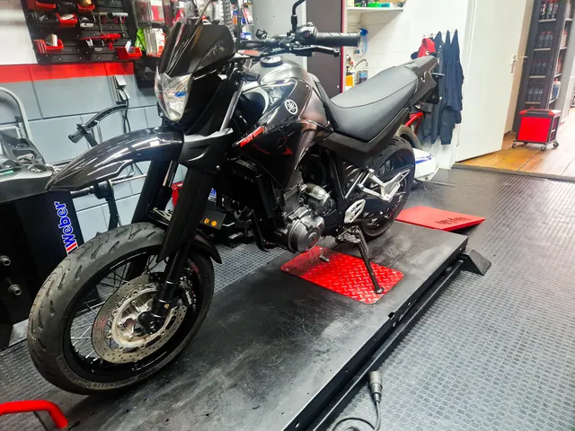 Fast Motors garage 8