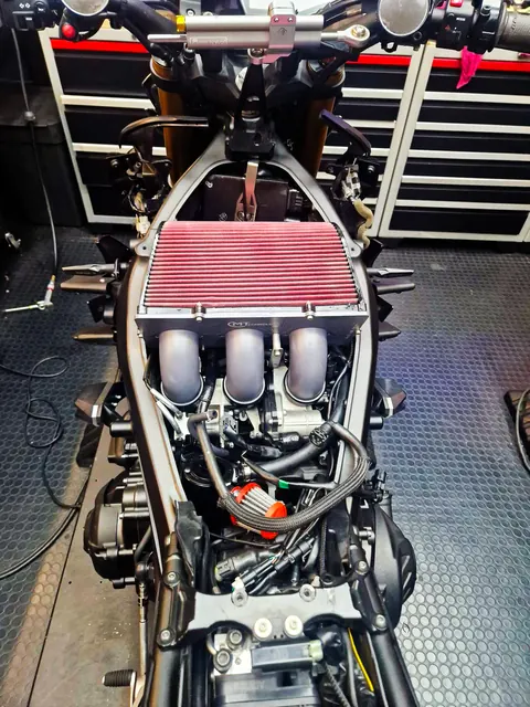 Fast Motors garage 14